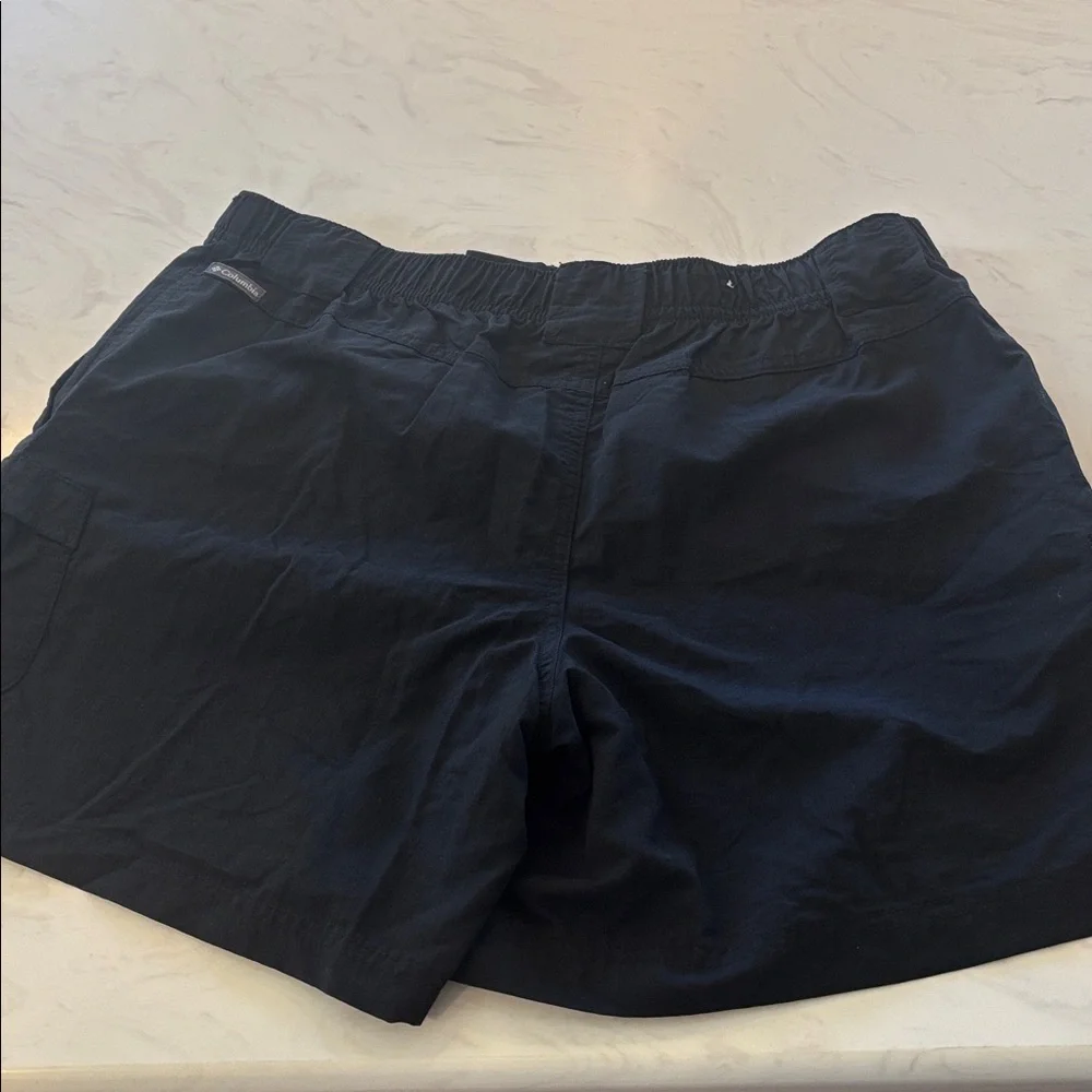 Women's Black Columbia Casual Hiking Shorts with Cargo Pockets